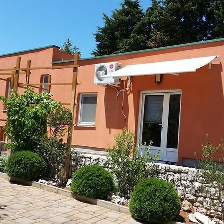 Apartment Sajkovic Ugljan Bagian luar foto