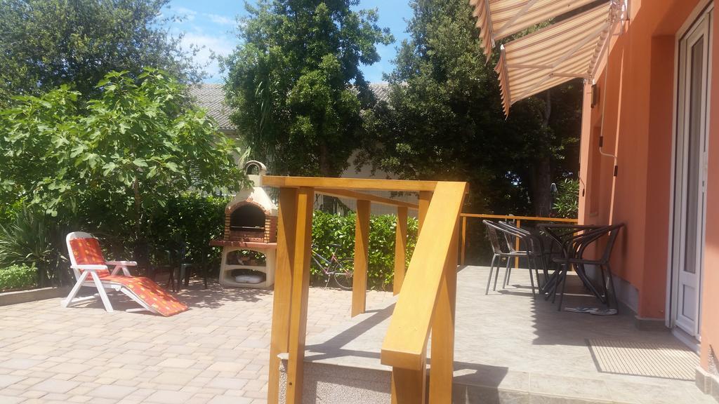 Apartment Sajkovic Ugljan Bagian luar foto